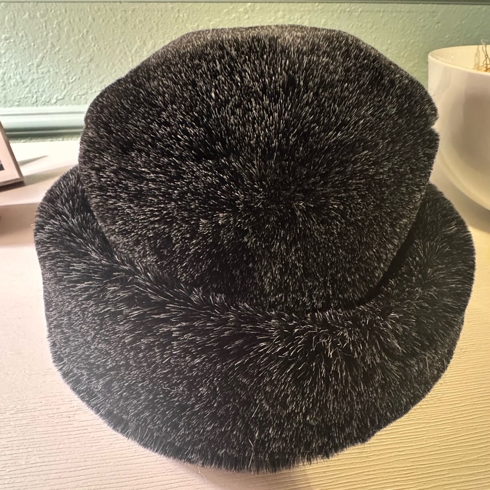 Elegant Black Ben Berger Vintage Luxury Collection Women's Faux Fur Bucket Hat